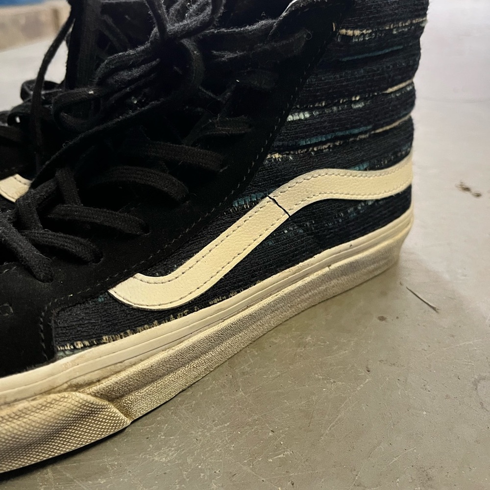 Vans - Picture 4 of 5